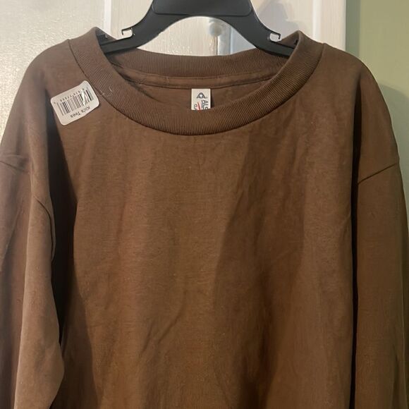 Brown longsleeve t-shirt size small - Picture 2 of 5